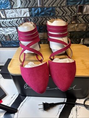 Journee Collection Fuchsia Pointed-Strap Suede Flats